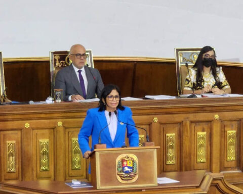 Delcy Rodríguez presents the 2023 Budget one day before the deadline for approval