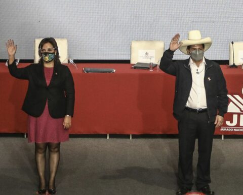 Dina Boluarte: "All this time that I was with Pedro Castillo has been in vain"