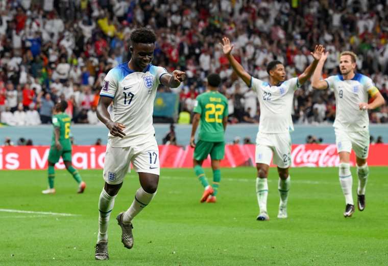 England beat Senegal 3-0 to reach the quarterfinals of the World Cup