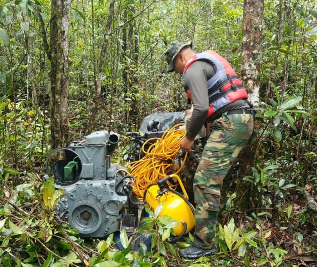 FANB destroys 10 engines used for illegal mining in Canaima