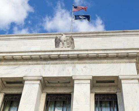 Fed 'softens' its attitude and raises interest rates by 50 basis points