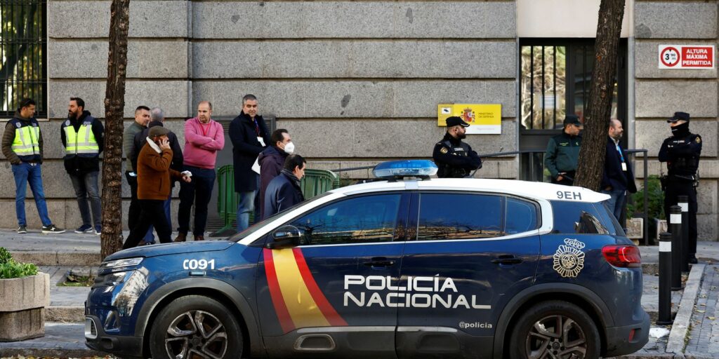 Five letter bombs are detected in Spain and the country reinforces security