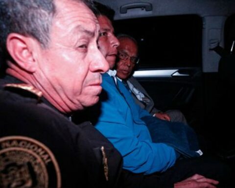 Former President Pedro Castillo was on his way to the Mexican embassy when he was arrested