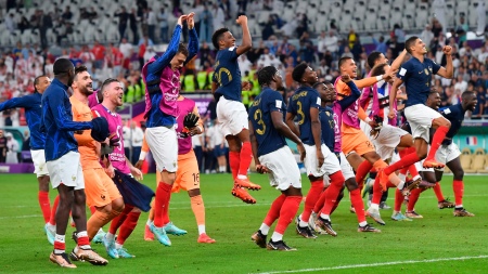 France beat Poland and advanced to the quarterfinals