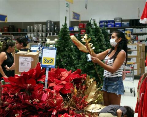 From televisions and toys, but taking care of the pocket, this is how people turn to shops