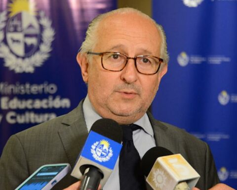 Government and scientific community advance in the process of institutional reordering