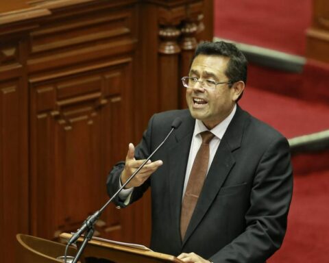 Government proposes 2 scenarios for early elections: December 2023 or April 2024