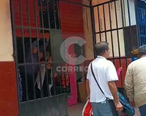 Huancayo businesses close their doors for fear of looting amid protests (VIDEO)