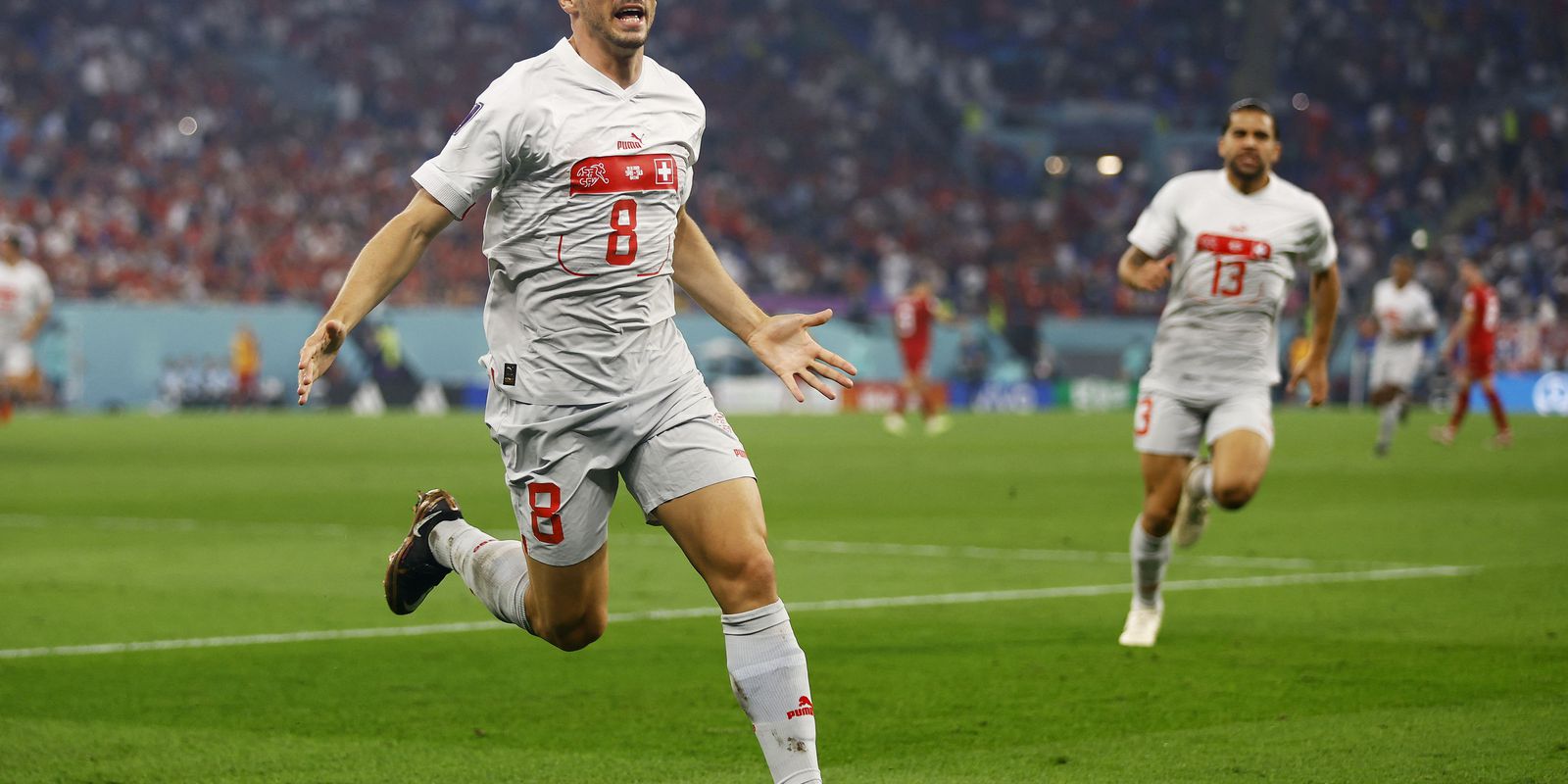 In a busy game, Switzerland overcomes Serbia and advances in the World Cup