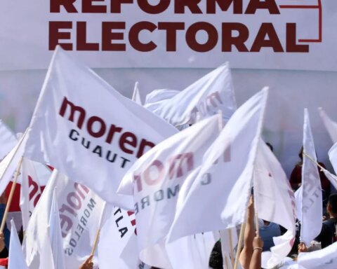 In steamroller mode, Morena advances Plan B of AMLO's electoral reform