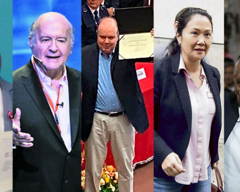 In what situation do you find the advancement of elections to political parties and leaders?