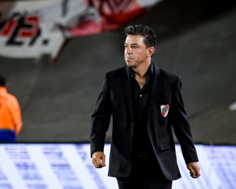 Inauguration of the Gallardo statue is postponed due to the Argentina party