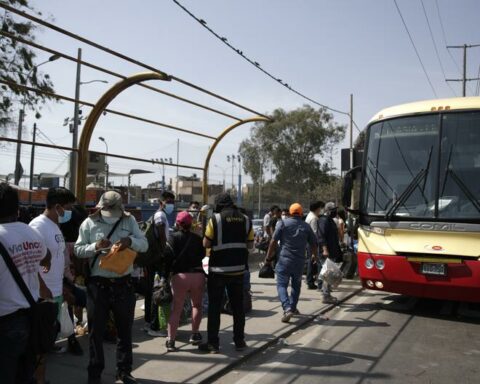 Interprovincial transport companies lose S/ 50 million daily due to road blockades