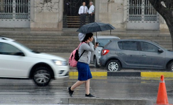 Inumet warns of strong storms and heavy rains in four departments