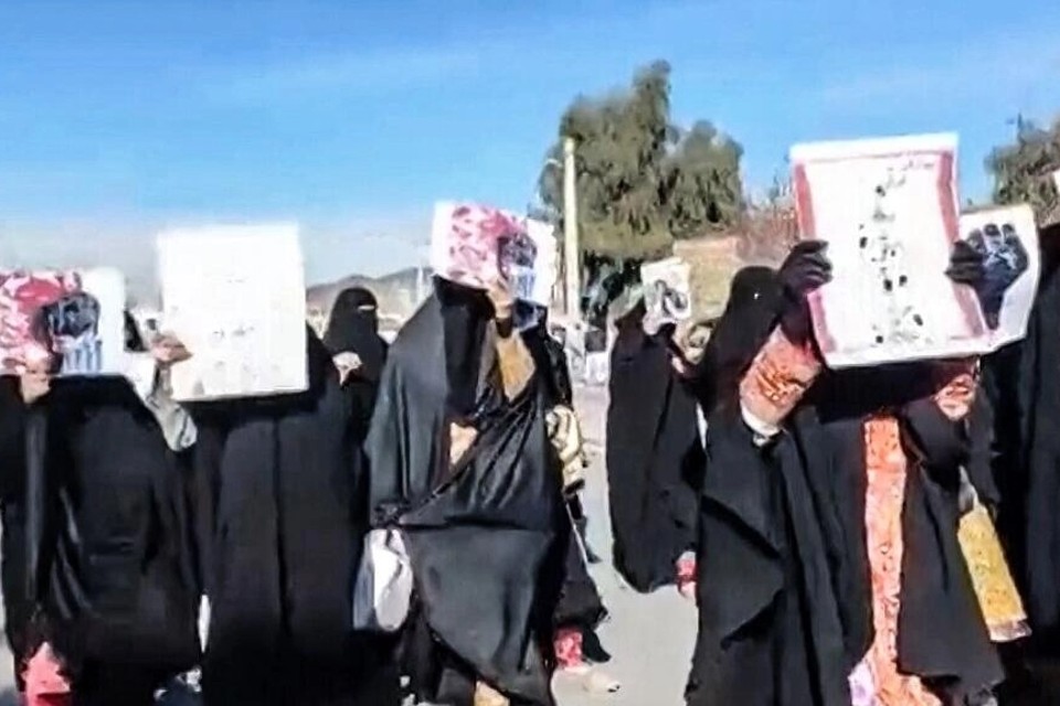 Iran: the headscarf law will be reviewed after removing the "Moral Police"