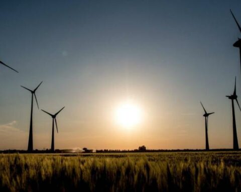 Large electrical works: they would create energy communities