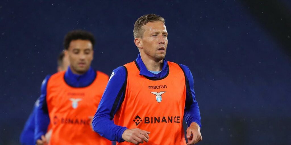 Lucas Leiva, separated from training due to heart problems