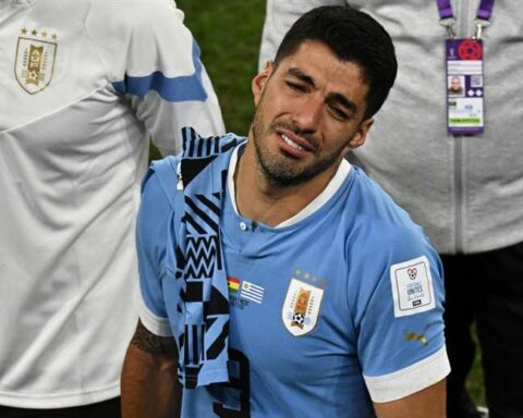 Luis Suarez, player from Uruguay: "My son did not see me win in a World Cup.  Today he leaves with the image of that sadness"