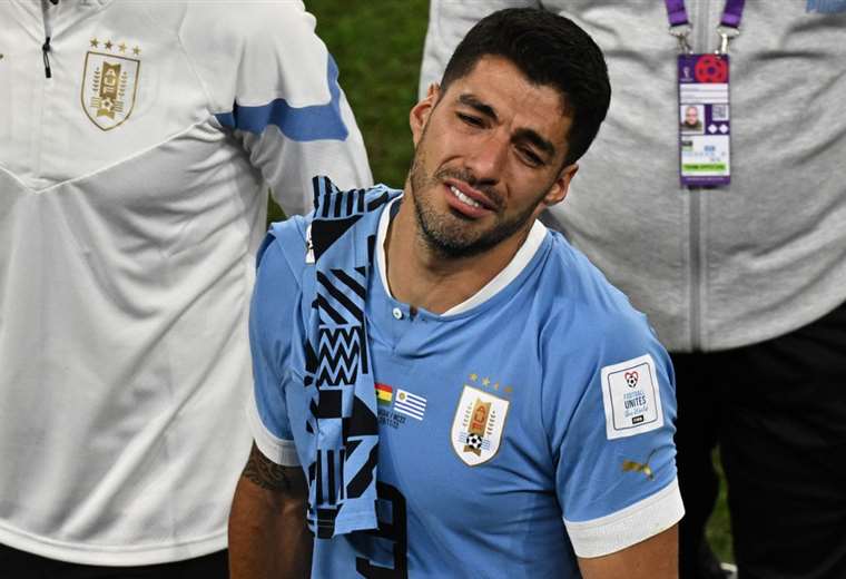 Luis Suarez, player from Uruguay: "My son did not see me win in a World Cup.  Today he leaves with the image of that sadness"