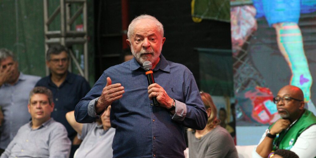 Lula participates in an event with waste pickers in São Paulo