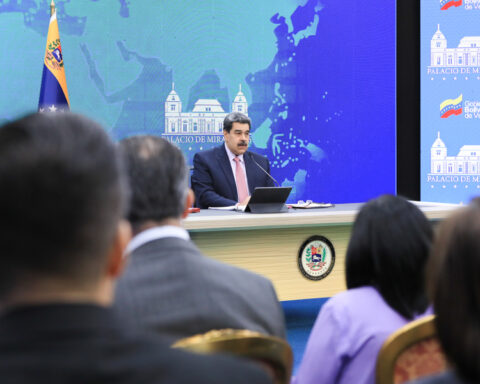 Maduro: Elections free of sanctions