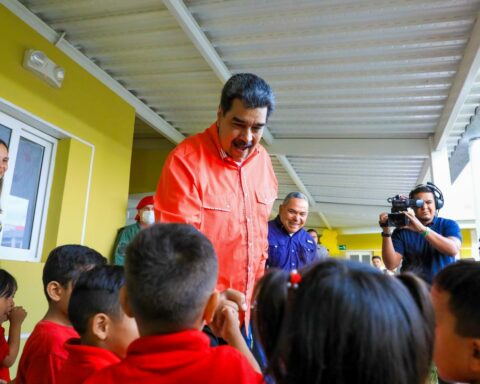 Maduro expresses good wishes to the Venezuelan people at Christmas