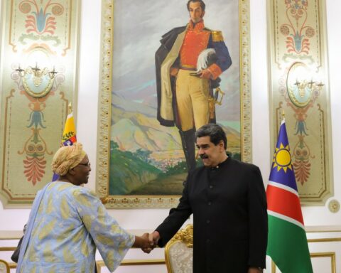 Maduro receives the Vice Prime Minister of Namibia to promote the bilateral agenda