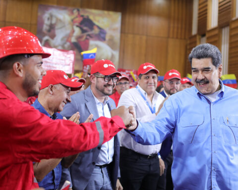 Maduro: the oil working class must promote gas power