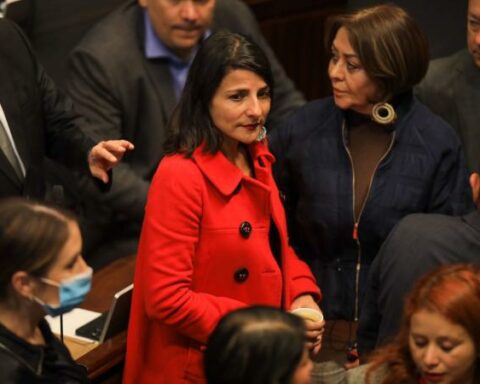 Majorities of Congress sank a motion of censure against Minminas