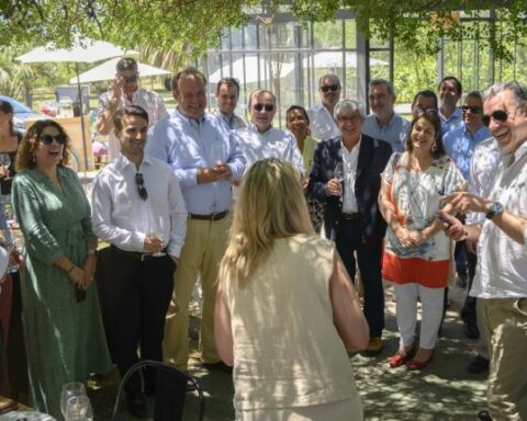 Mayor of Canelones meets with more than 20 diplomatic representations