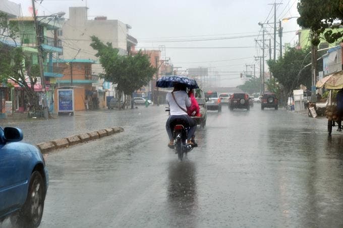 Meteorología prevé lluvias dispersas para este viernes