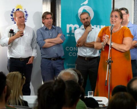 Mevir participants in Puntas de Valdez signed the deed to their homes