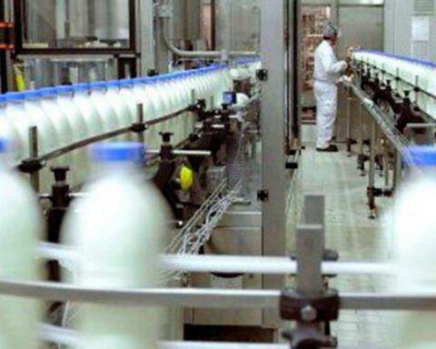 Milk industrialists and dairy farmers warned that a shortage could occur