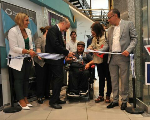 Minister Mieres participated in the opening of the job fair for people with disabilities