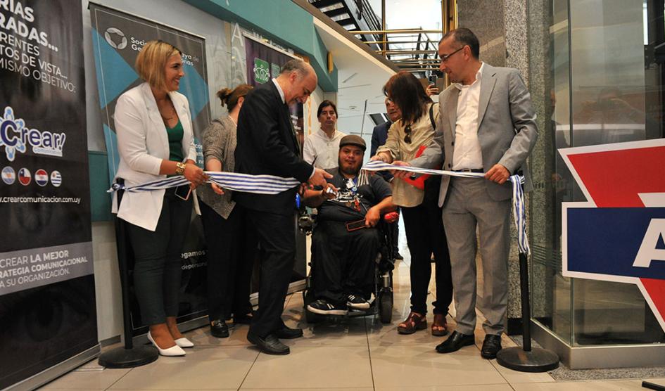 Minister Mieres participated in the opening of the job fair for people with disabilities