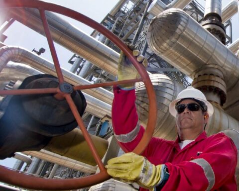 Mixed companies of Chevron and PDVSA do not even average 84,000 b/d, there is a long way to go to reach the goal