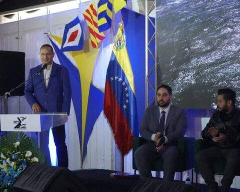 More than 20 investment agreements were signed at the Expo Transporte Venezuela