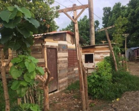 viviendas, pisos de tierra, Cuba, Granma