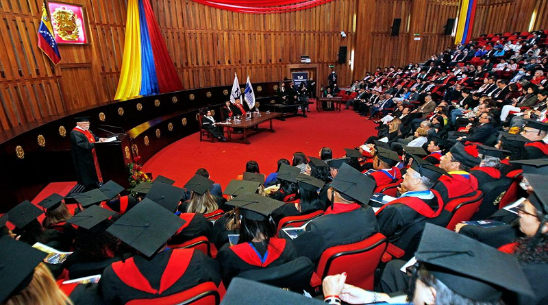 Más de 50 profesionales judiciales recibieron títulos de magister y especialización en el TSJ