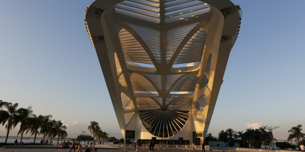 Museum of Tomorrow celebrates 7 years with exhibition on Guanabara Bay