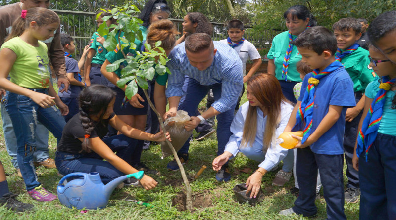 Alcaldía de Naguanagua inicia plan de reforestación en plazas y avenidas