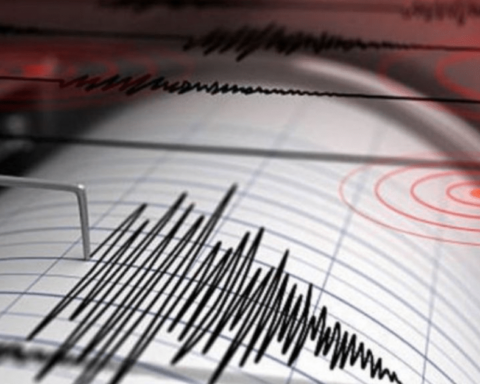 National Seismological reports preliminary magnitude 6 earthquake with epicenter south of Tecpan, Guerrero