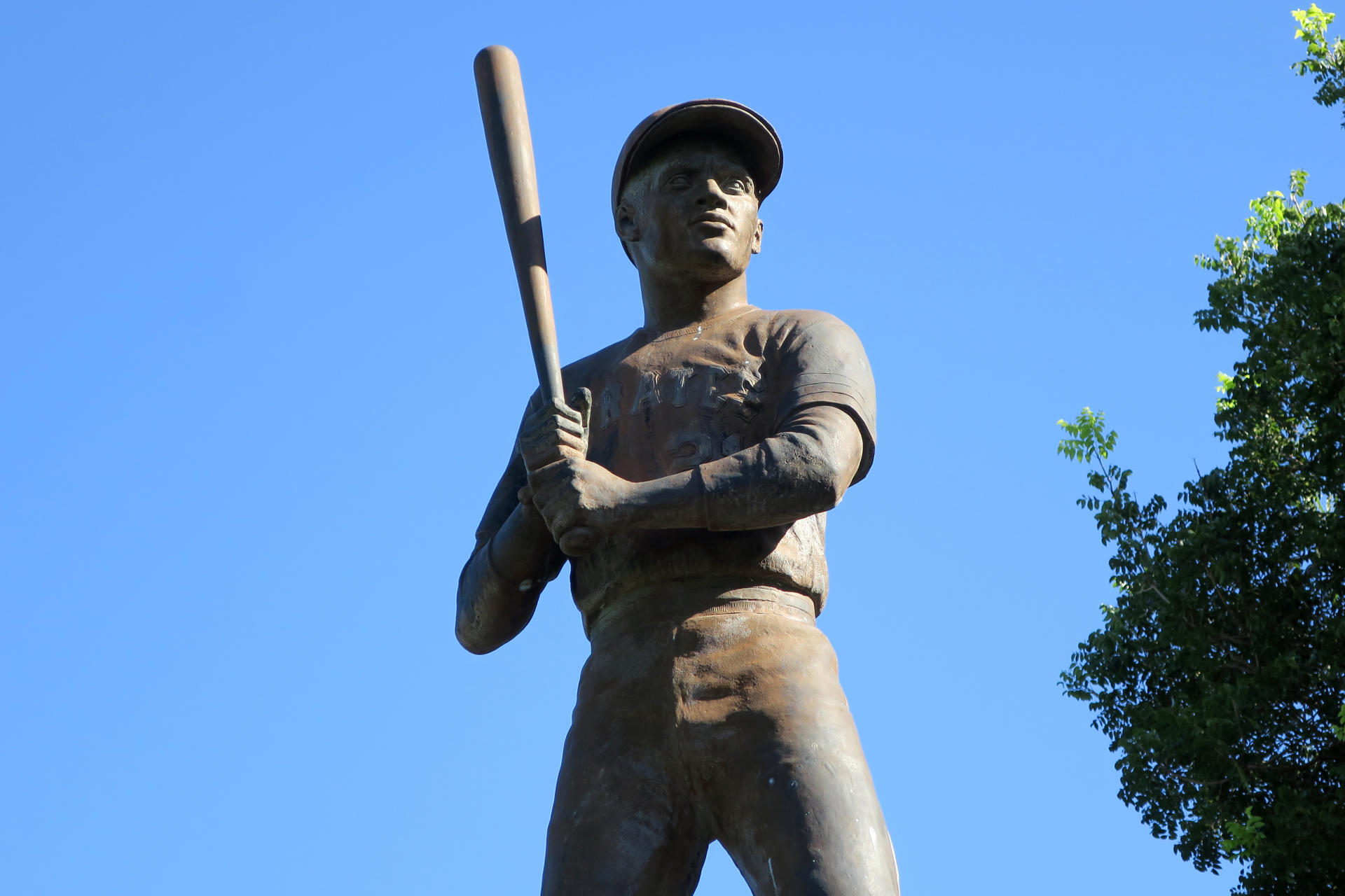 Nicaragua will honor its most recent national hero, Roberto Clemente