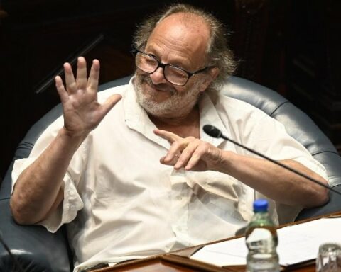 Olesker resigned as senator