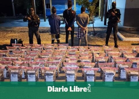 On the coast of Baní DNCD seizes cocaine