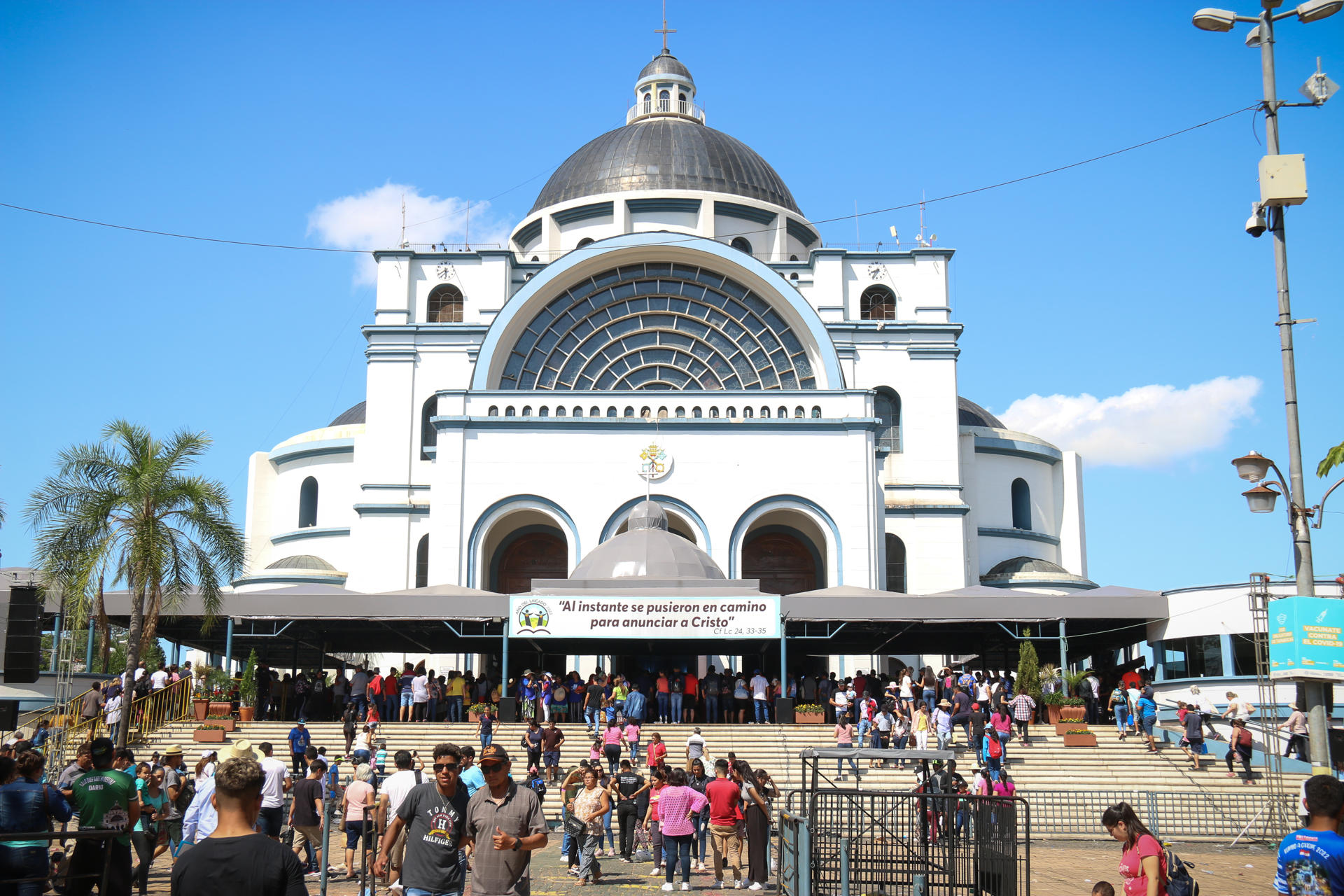 Paraguayan Catholics meet again to venerate the Virgin of Caacupé