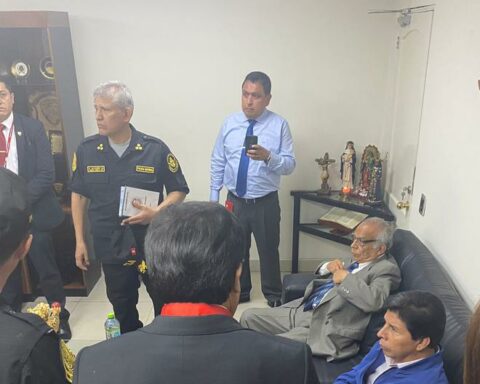 Pedro Castillo is arrested after carrying out a coup in Peru