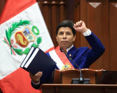 Pedro Castillo "picks ahead" and dissolves Congress before discussing his vacancy