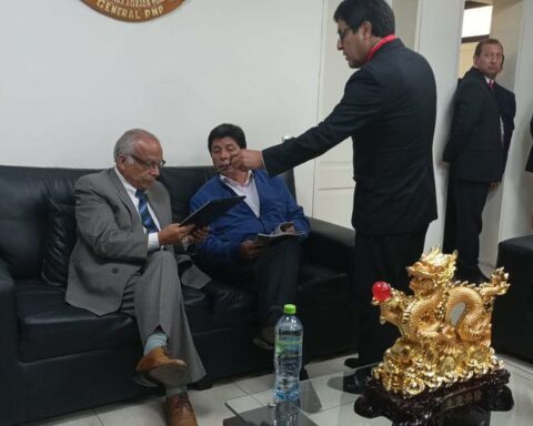 Pedro Castillo was on his way to the Mexican embassy, ​​but was detained for his own safety