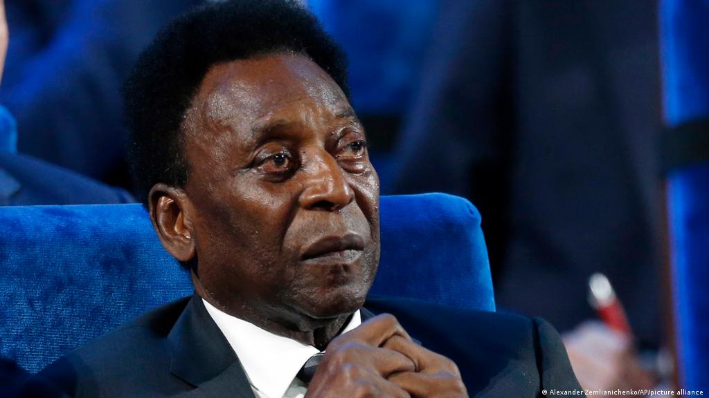 Pelé is being treated for a respiratory infection